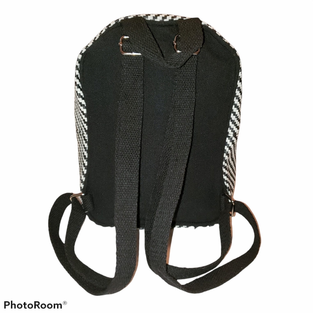 Mini Black/White Checked Backpack. - image 2